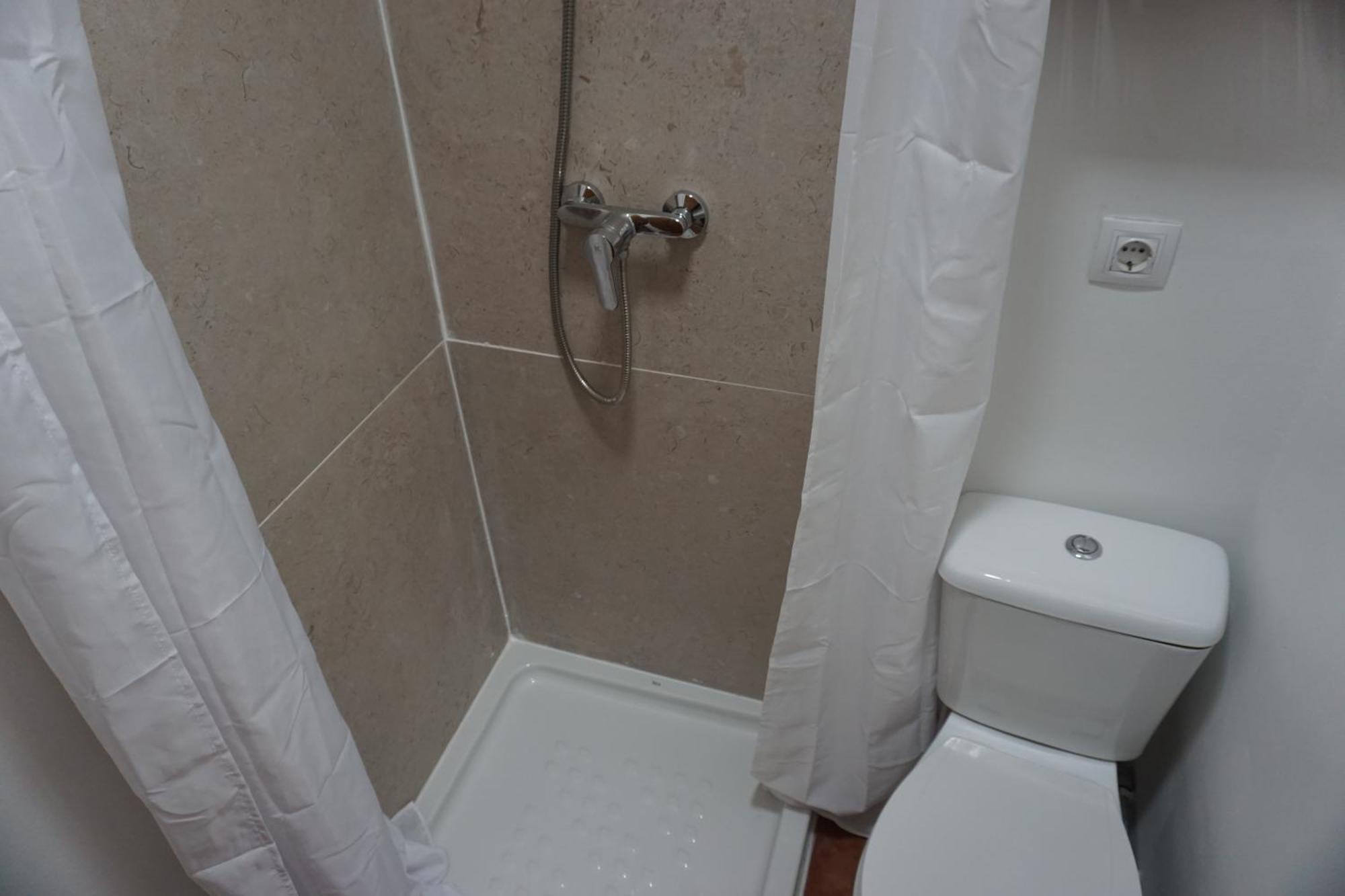 La Korolada Guesthouse อาลิกันเต ภายนอก รูปภาพ
