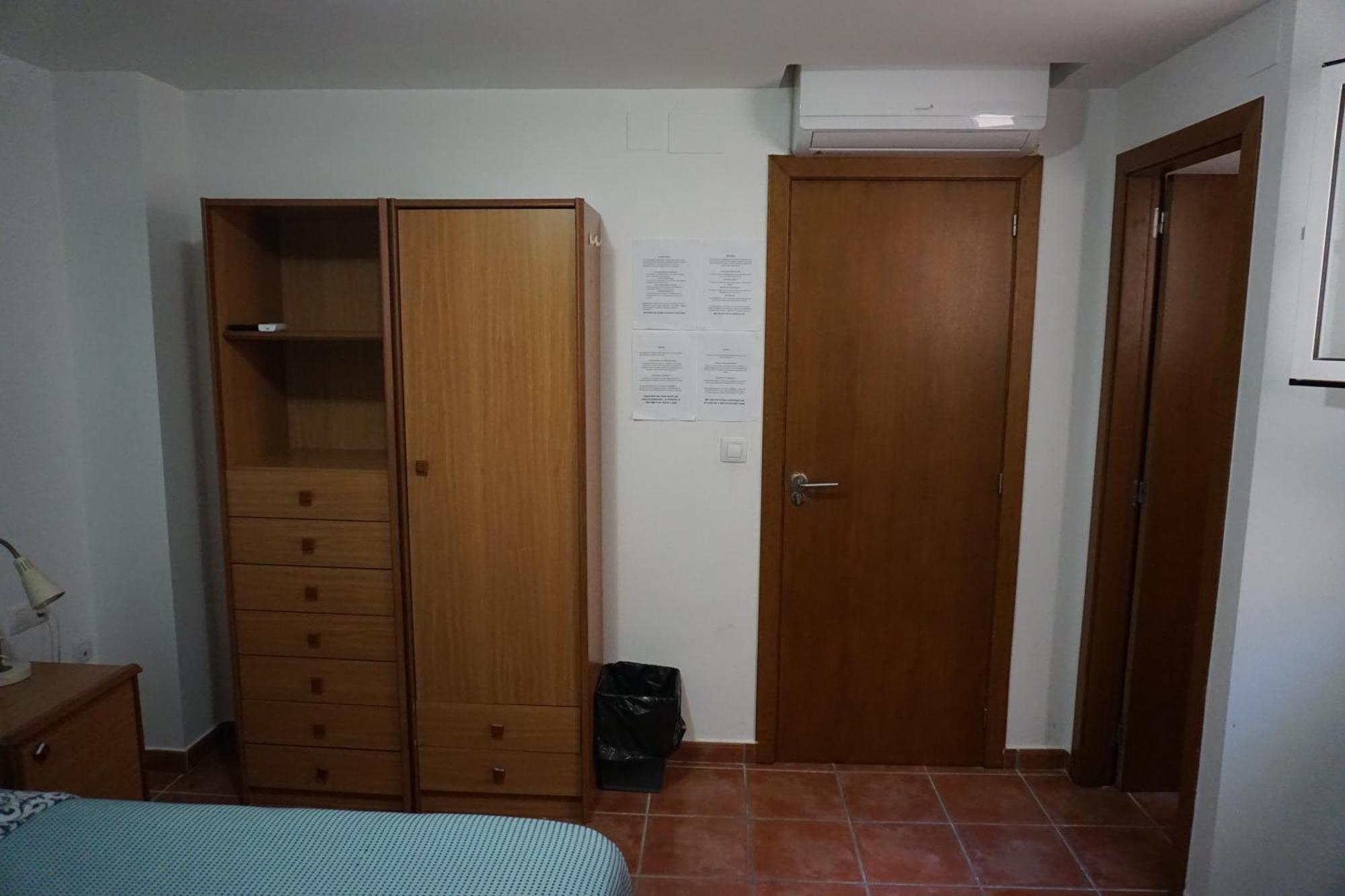 La Korolada Guesthouse อาลิกันเต ภายนอก รูปภาพ