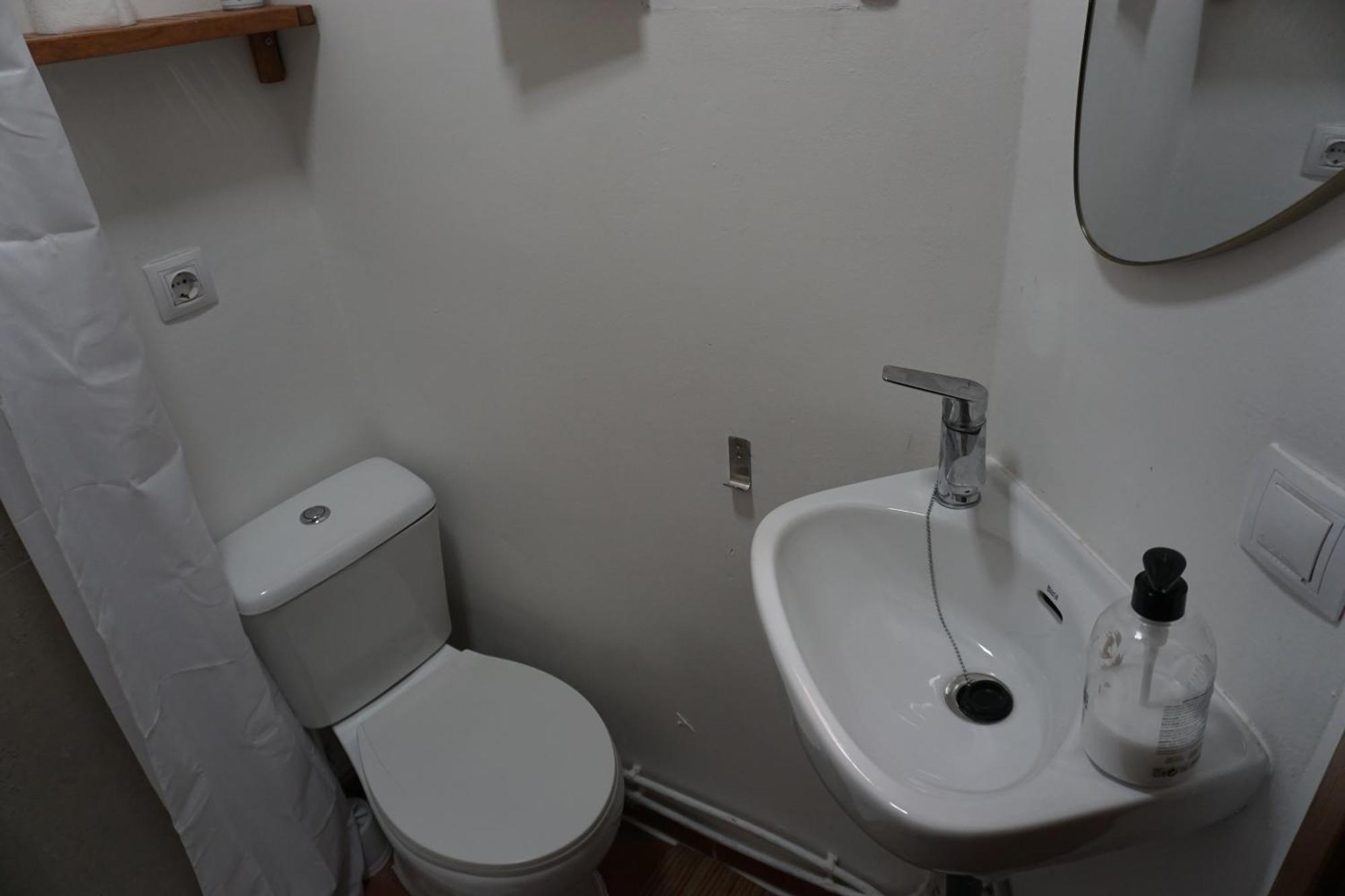 La Korolada Guesthouse อาลิกันเต ภายนอก รูปภาพ