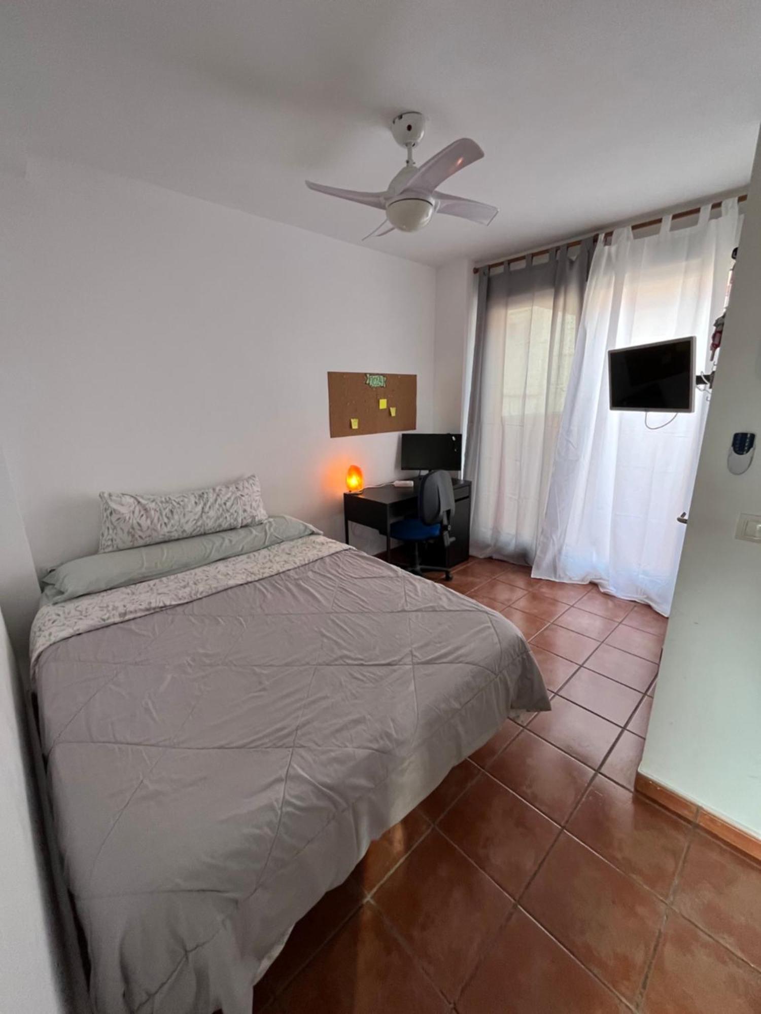 La Korolada Guesthouse อาลิกันเต ภายนอก รูปภาพ