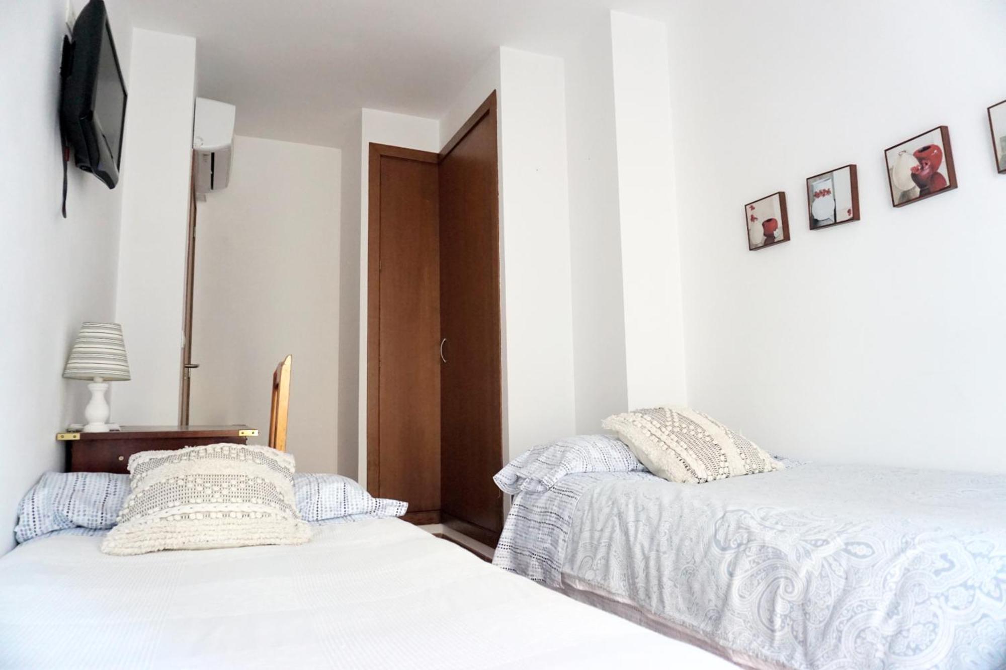 La Korolada Guesthouse อาลิกันเต ห้อง รูปภาพ