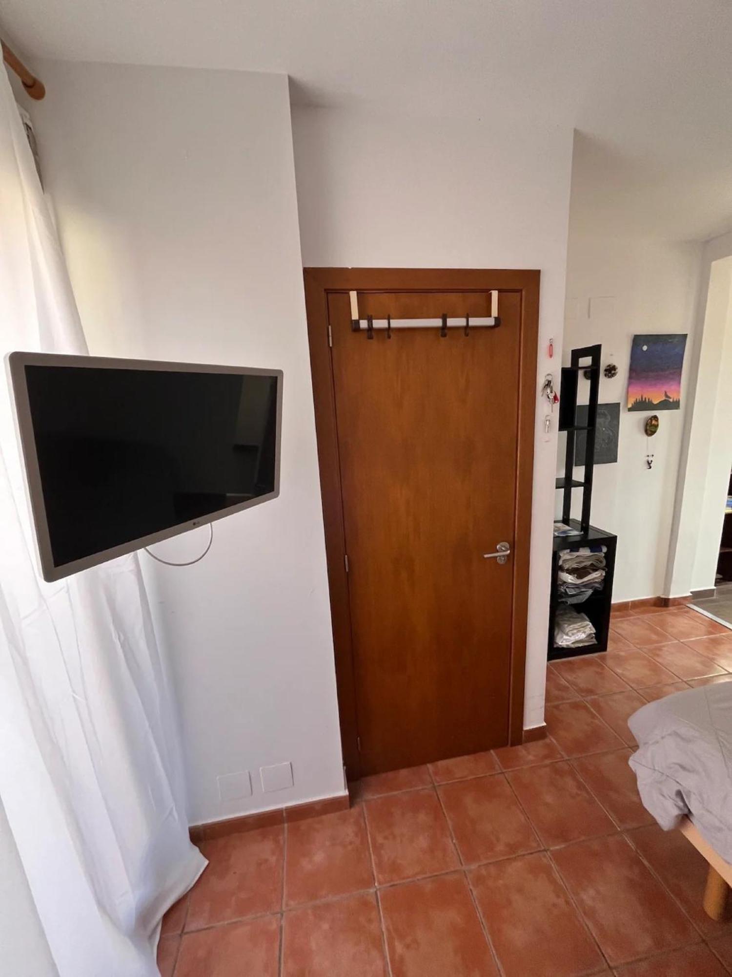 La Korolada Guesthouse อาลิกันเต ภายนอก รูปภาพ